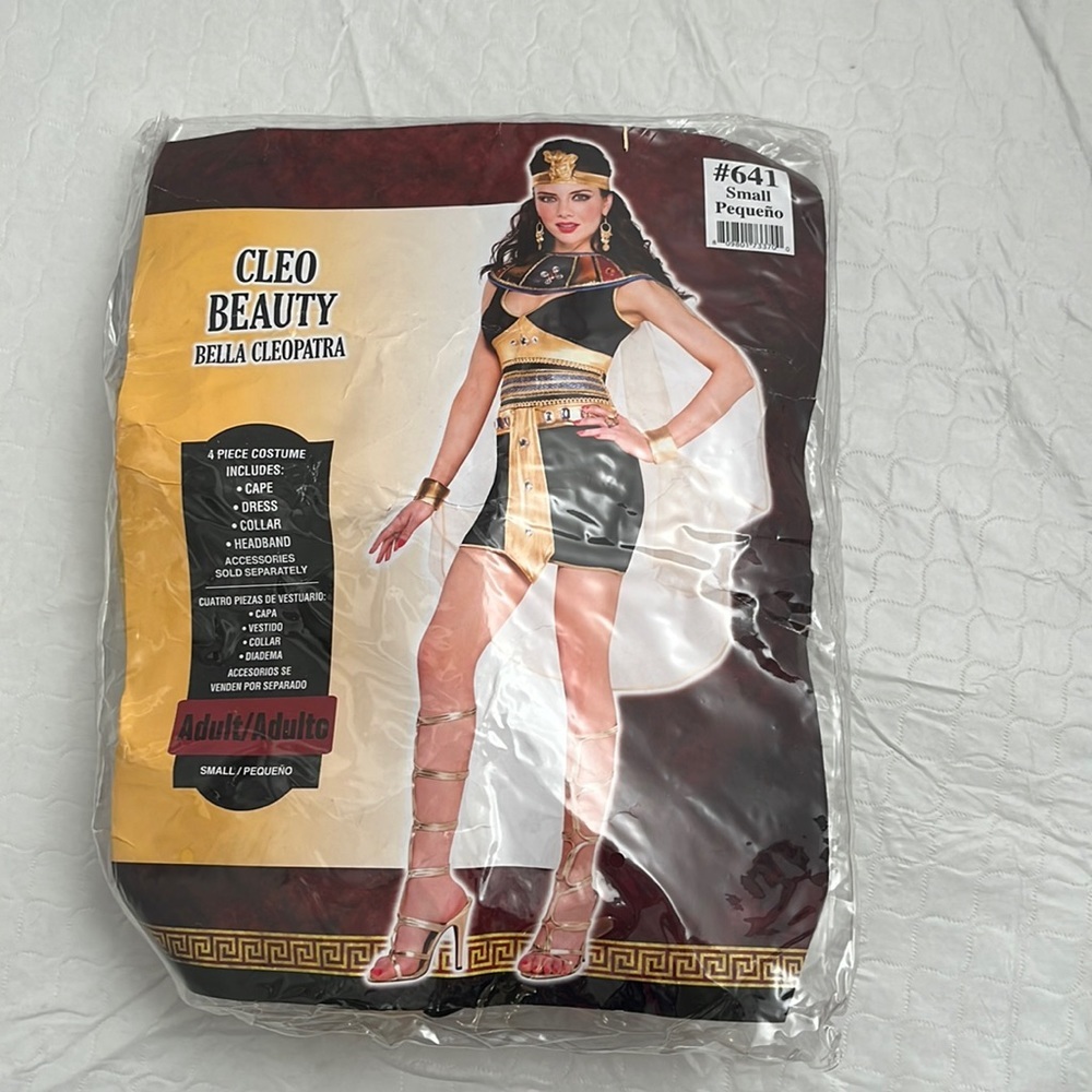 Costumes USA Cleo Beauty Bella Cleopatra dress cape collar head piece